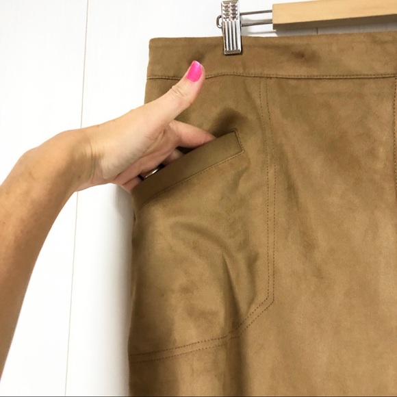 Reitmans Faux Suede Button Front Mini Skirt - Picture 3 of 7